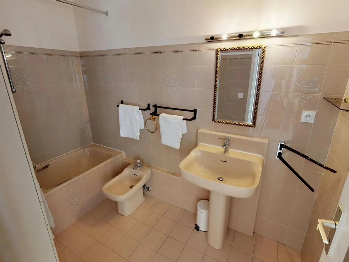 Magnifique 2P Climatise Avec Terrasse, Garage Et Wifi Gratuit - Fr-1-196-196 Apartment Menton France
